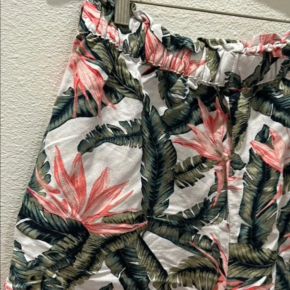 LOFT Tropical Print Women's Shorts with side pockets - Picture 6 of 6